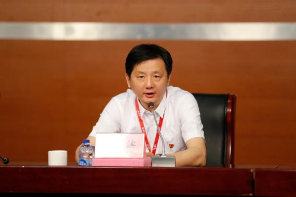 梅滨强调,国基南方干部职工一是要统一认识,深刻领